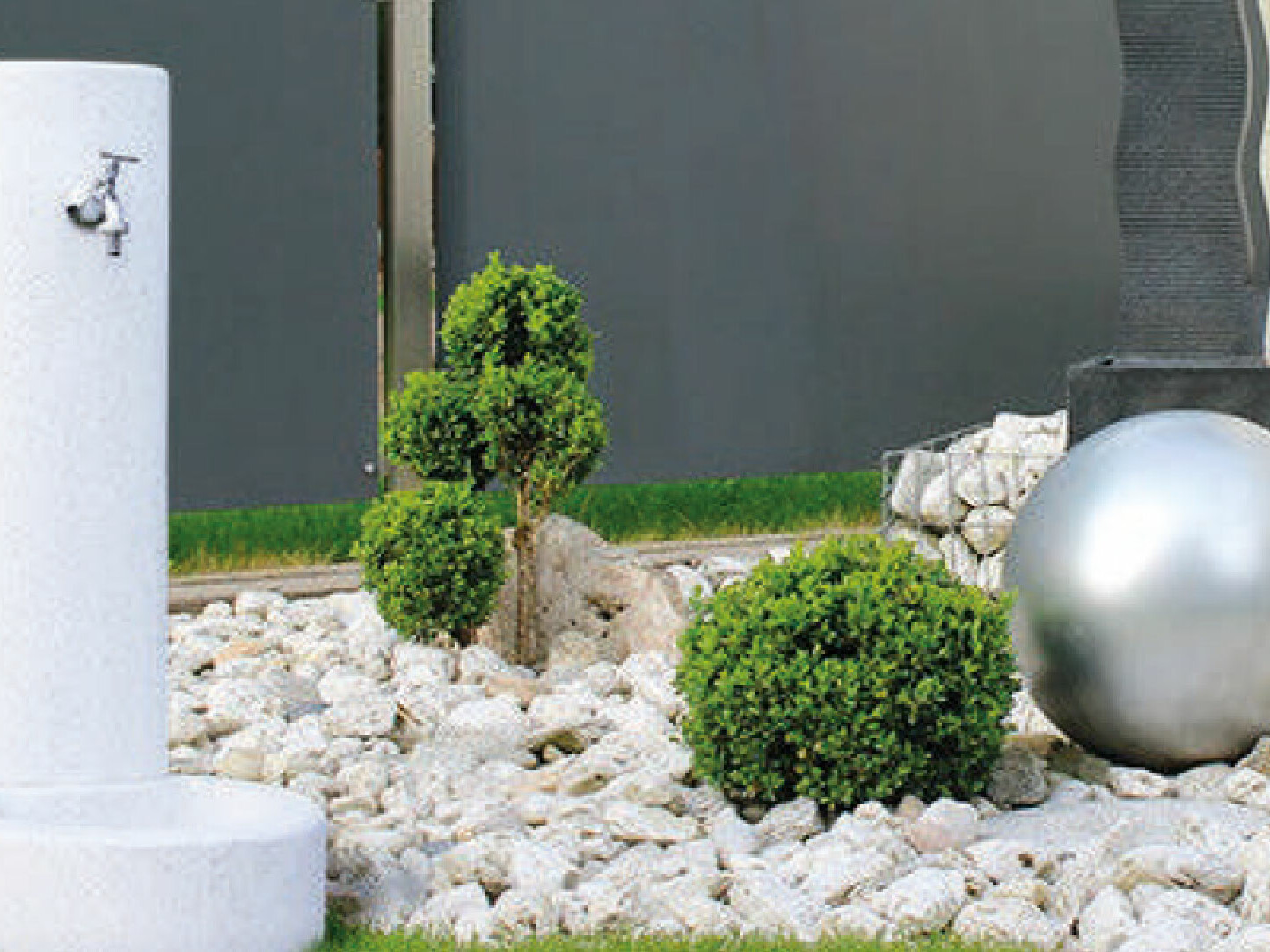 come scegliere la fontana da giardino, fontana da girdino, fontane da giardino, fontane morderne, fontane zen, fontane in pietra, fontane in cemento, fontane in ghisa, fontane in alluminio, fontane Bergamo, Rota Commerciale Bergamo Giardinaggio