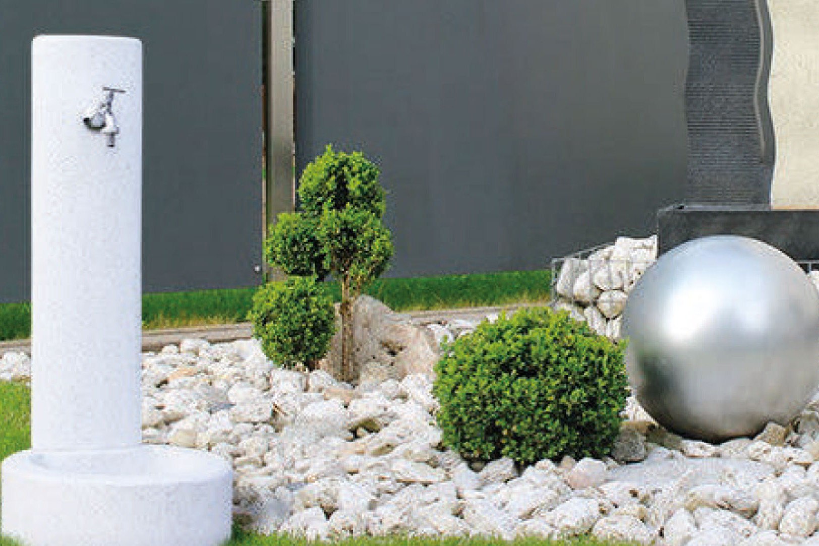 come scegliere la fontana da giardino, fontana da girdino, fontane da giardino, fontane morderne, fontane zen, fontane in pietra, fontane in cemento, fontane in ghisa, fontane in alluminio, fontane Bergamo, Rota Commerciale Bergamo Giardinaggio