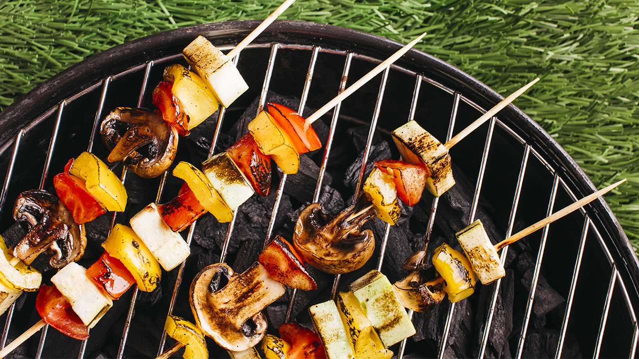 materiali per barbecue, bbq in acciaio inox, barbecue acciaio inox, barbecue in acciaio inossidabile, bbq in acciaio inossidabile, bbq in ghisa, barbecue in ghisa, bbq in acciaio smaltato, barbecue in acciaio smaltato, bbq in acciaio cromato, bbq in acciaio cromato, giardinaggio, giardinaggio Bergamo, Rota Commerciale Bergamo, bbq, barbecue