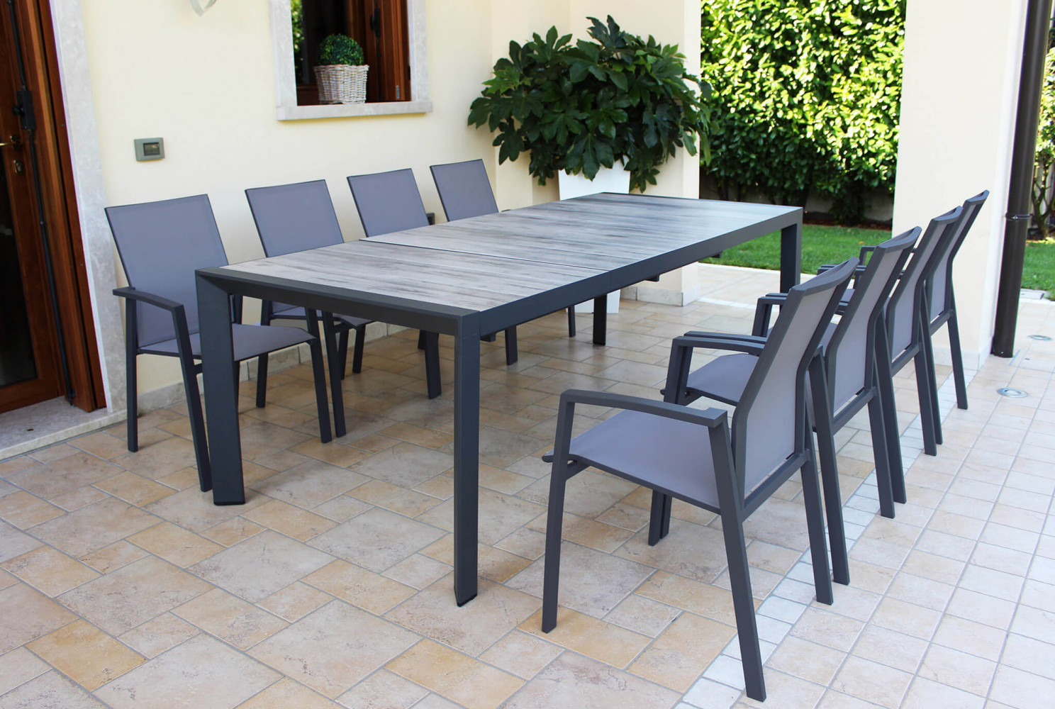 tavolo giardino allungabile Newport, tavolo esterno, tavoli in gres effetto legno allungabile, arredo giardino Bergamo, Giardinaggio Bergamo, Rota commerciale Bergamo
