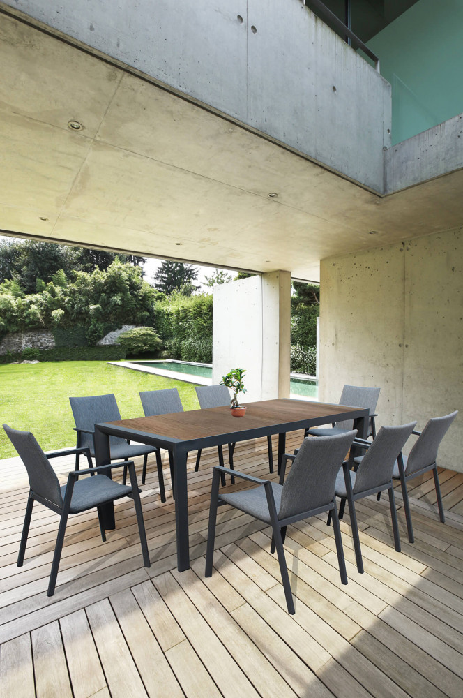 Tavolo da esterno con piano in gres, tavolo esterno, tavolo giardino tavolo da giardino, tavolo da esterno, tavolo da giardino fisso, tavolo da esterno fisso, tavolo da giardino bianco , tavolo da esterno bianco , tavolo da giardino con piano in gres effetto legno, arredo giardino , arredo giardino Bergamo, giardinaggio Bergamo, Rota Commerciale Bergamo, giardinaggio, tavolo da giardino antracite , tavolo da esterno antracite