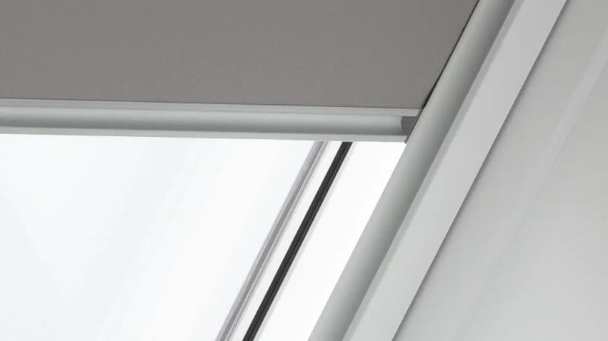 tende oscuranti a rullo velux, tende per velux, tende velux , tende oscuranti a rullo, tende oscuranti velux, Velux, Velux Bergamo, materiali edili, materiali edili Bergamo, Rota Commerciale Bergamo, tenda oscurante a rullo Velux